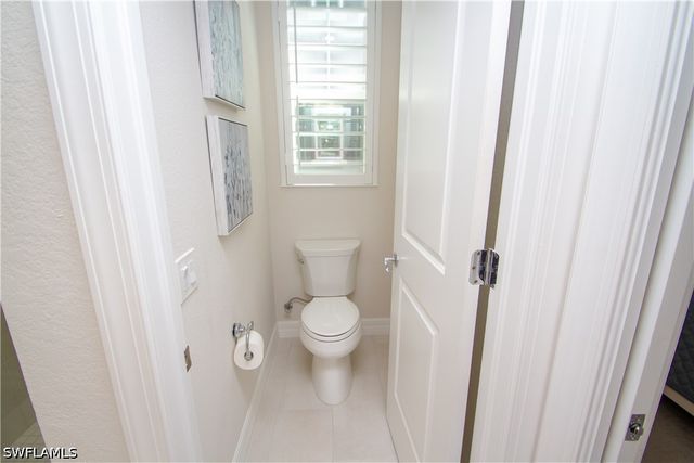 232 Indies DR E 101, Naples, FL 34114