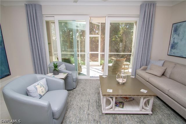 232 Indies DR E 101, Naples, FL 34114