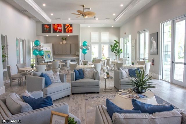 232 Indies DR E 101, Naples, FL 34114