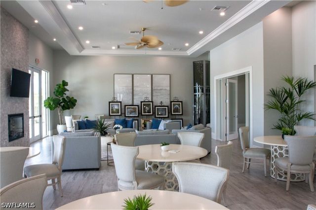 232 Indies DR E 101, Naples, FL 34114
