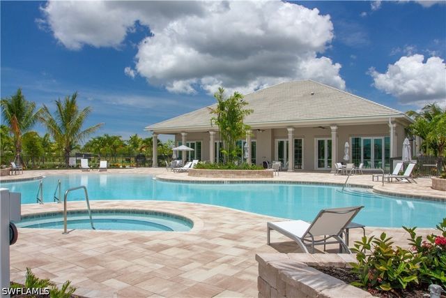 232 Indies DR E 101, Naples, FL 34114
