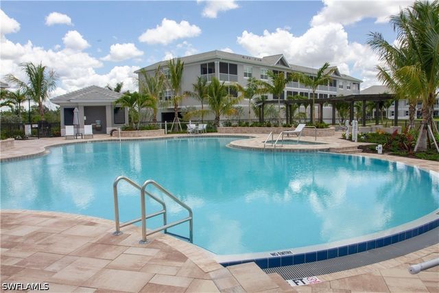 232 Indies DR E 101, Naples, FL 34114