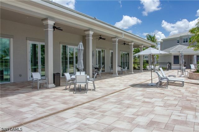232 Indies DR E 101, Naples, FL 34114