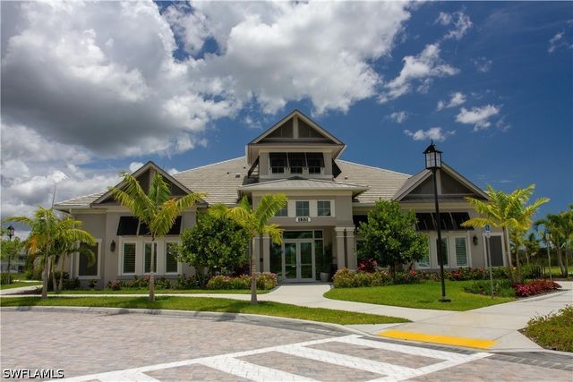 232 Indies DR E 101, Naples, FL 34114
