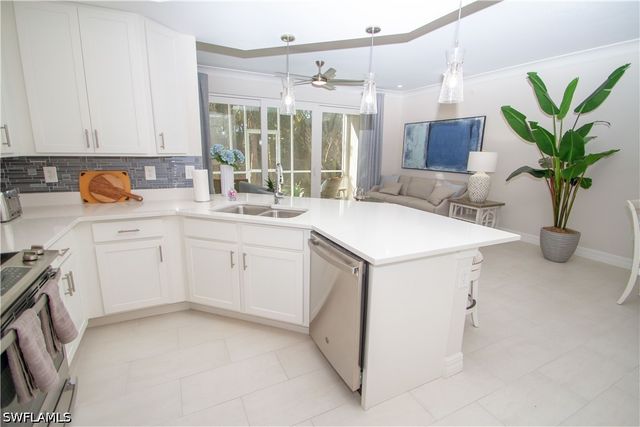 232 Indies DR E 101, Naples, FL 34114