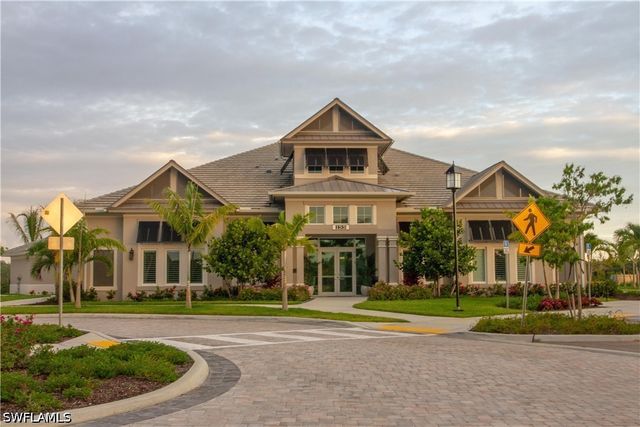 232 Indies DR E 101, Naples, FL 34114