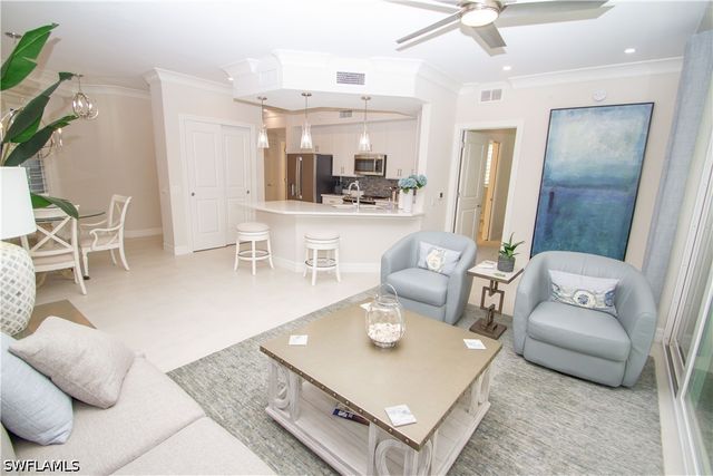 232 Indies DR E 101, Naples, FL 34114