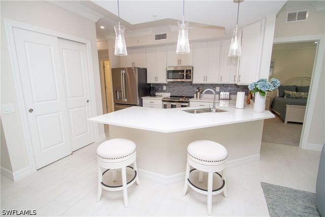 232 Indies DR E 101, Naples, FL 34114