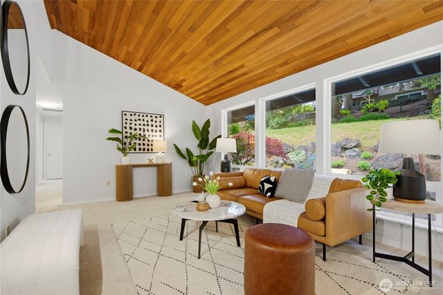 1011 179th Place NE, Bellevue, WA 98008