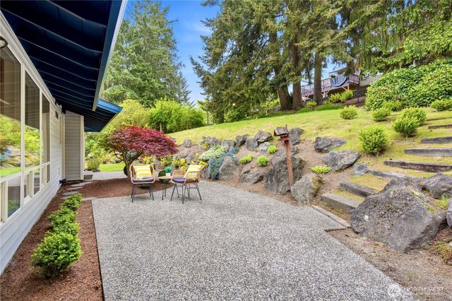 1011 179th Place NE, Bellevue, WA 98008