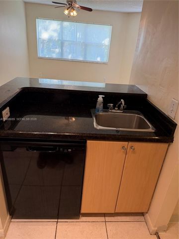 550 S Park Rd 24-8, Hollywood, FL 33021