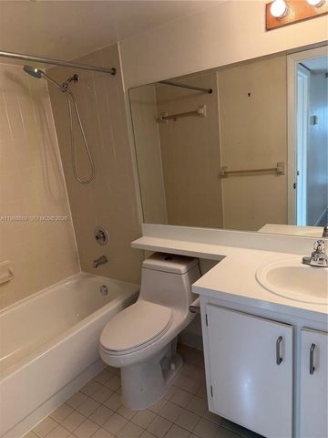 550 S Park Rd 24-8, Hollywood, FL 33021