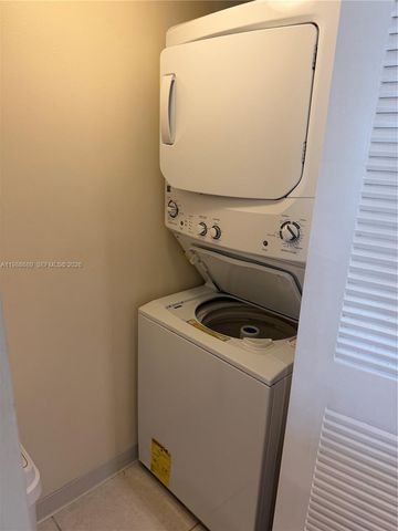 550 S Park Rd 24-8, Hollywood, FL 33021