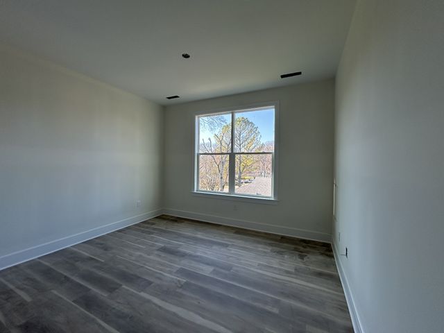 310 McKennell Dr, Nashville, TN 37206