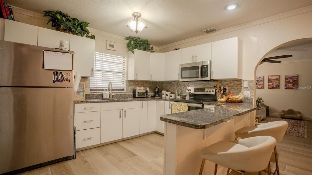 Image 15 of property listing at 6509 SAWYER PLACE, Tampa, FL 33634