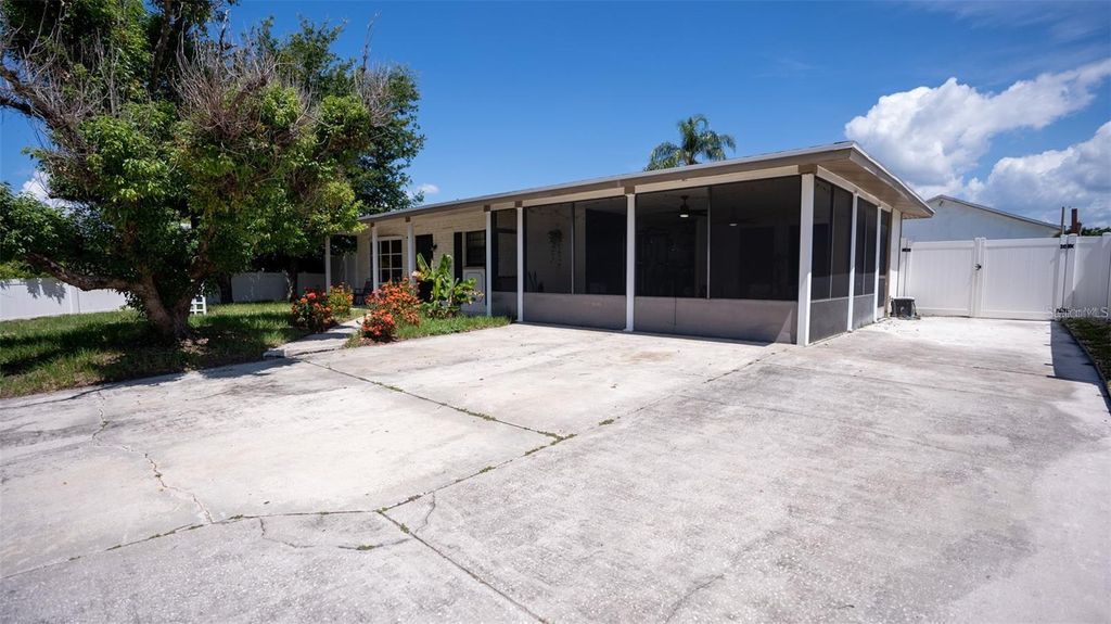 Image 4 of property listing at 6509 SAWYER PLACE, Tampa, FL 33634