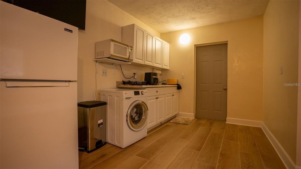 Image 34 of property listing at 6509 SAWYER PLACE, Tampa, FL 33634