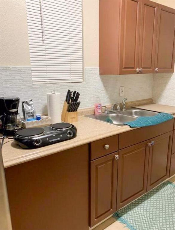 Image 43 of property listing at 6509 SAWYER PLACE, Tampa, FL 33634