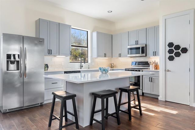 6000 S Congress Ave 201, Austin, TX 78745