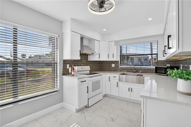 1209 SE 8th ST 111, Cape Coral, FL 33990