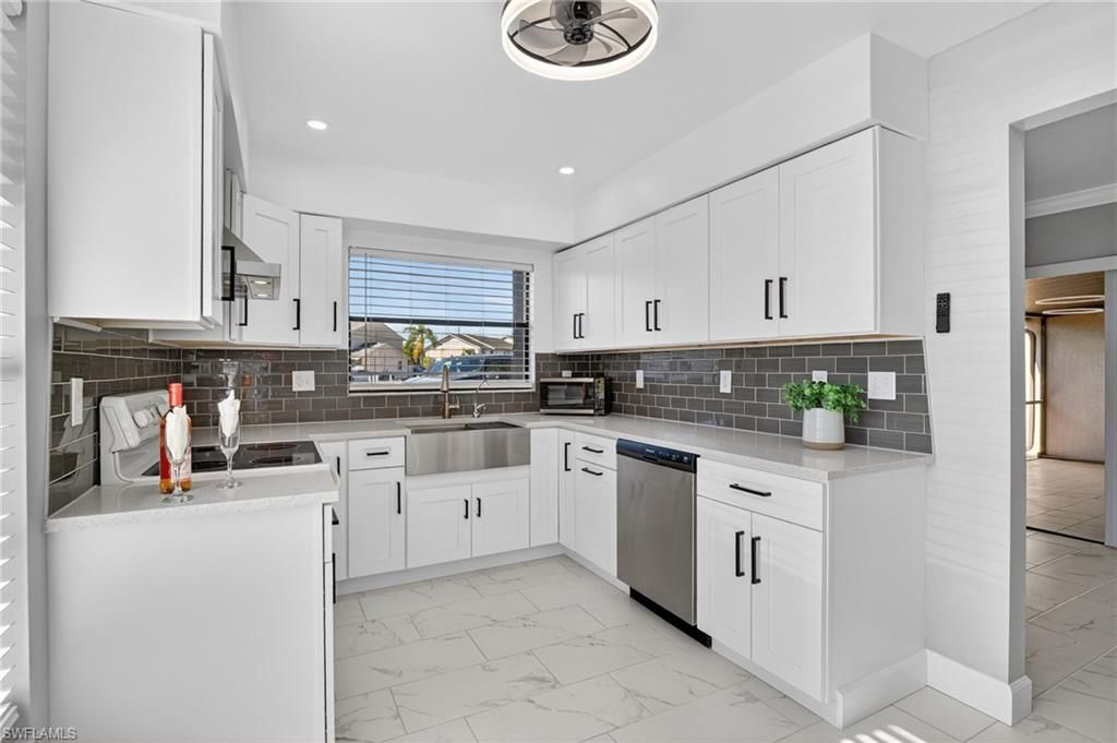 1209 SE 8th ST 111, Cape Coral, FL 33990