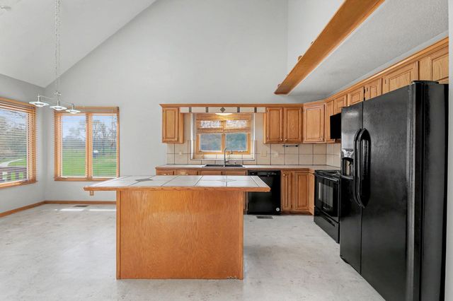 2544 N Fox Run Ct, Wichita, KS 67226