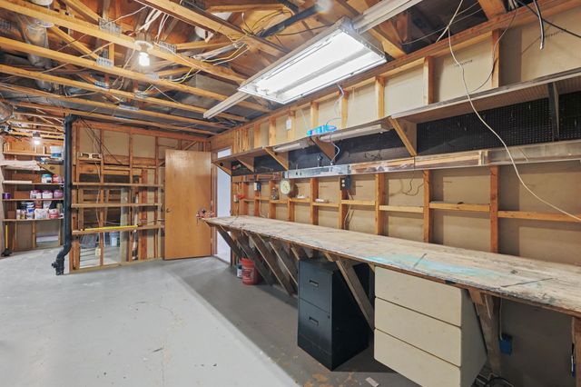 2544 N Fox Run Ct, Wichita, KS 67226