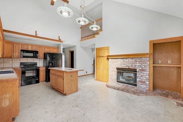 2544 N Fox Run Ct, Wichita, KS 67226