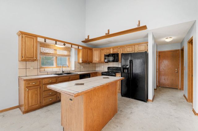 2544 N Fox Run Ct, Wichita, KS 67226