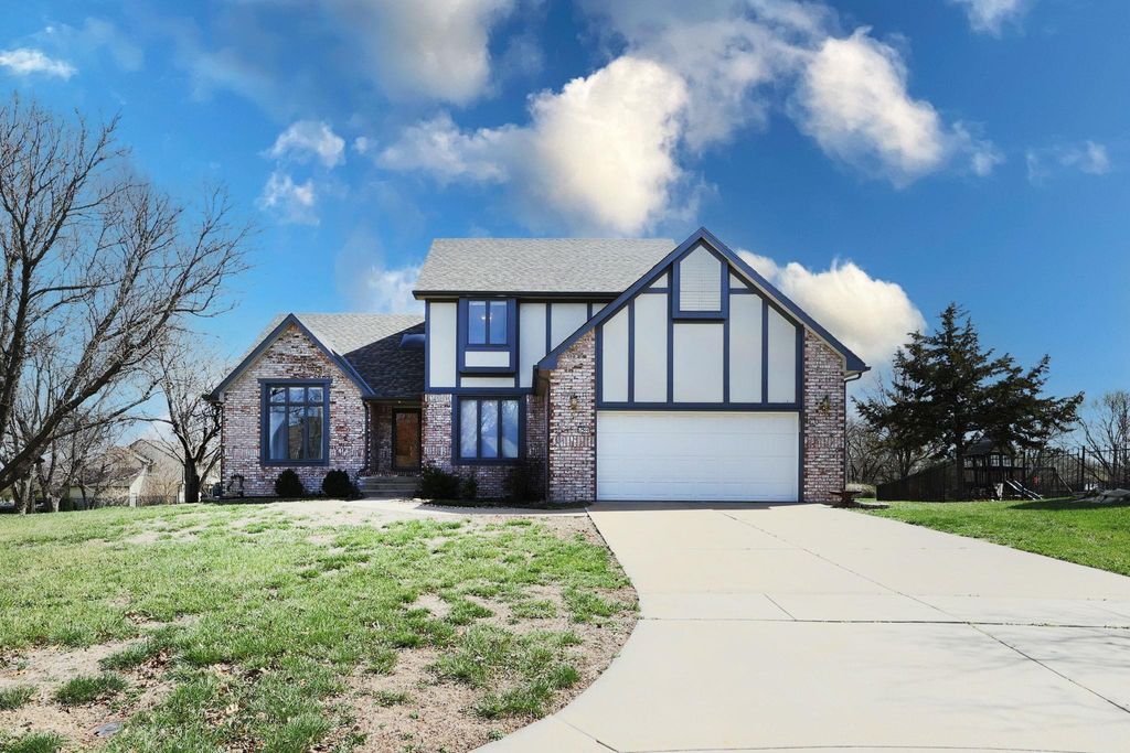 2544 N Fox Run Ct, Wichita, KS 67226