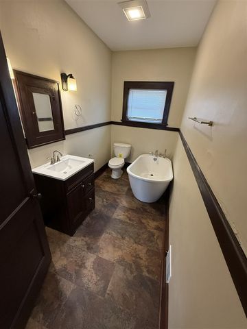 462 Catawba Avenue, Muskegon, MI 49442