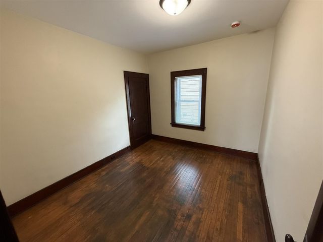 462 Catawba Avenue, Muskegon, MI 49442