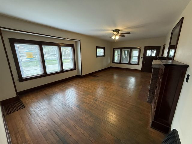 462 Catawba Avenue, Muskegon, MI 49442