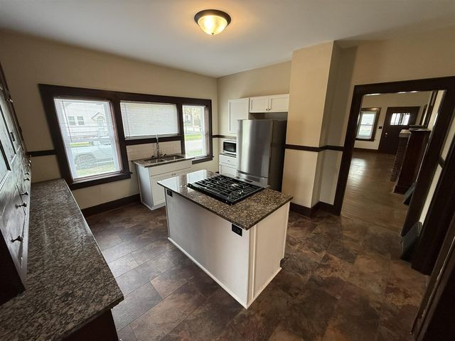 462 Catawba Avenue, Muskegon, MI 49442
