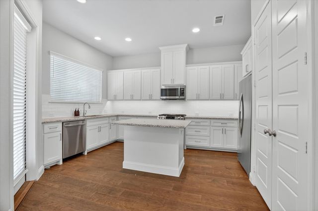 6330 Oakbend Circle 6330, Fort Worth, TX 76132