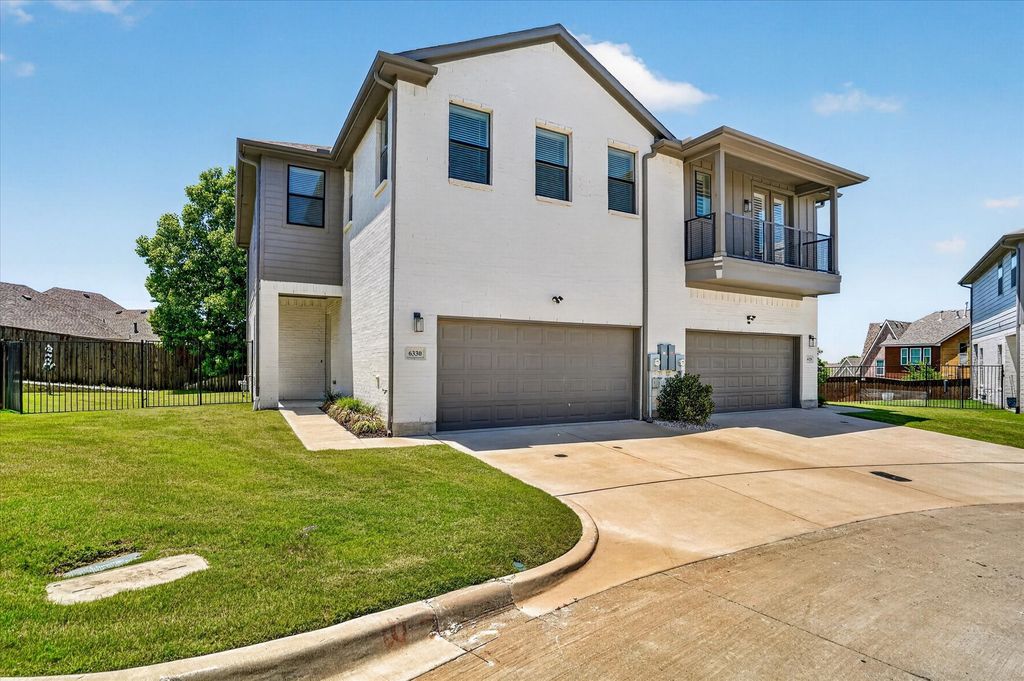 6330 Oakbend Circle 6330, Fort Worth, TX 76132