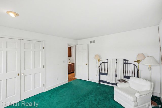 11616 Hall Road, Hamburg Township, MI 48189