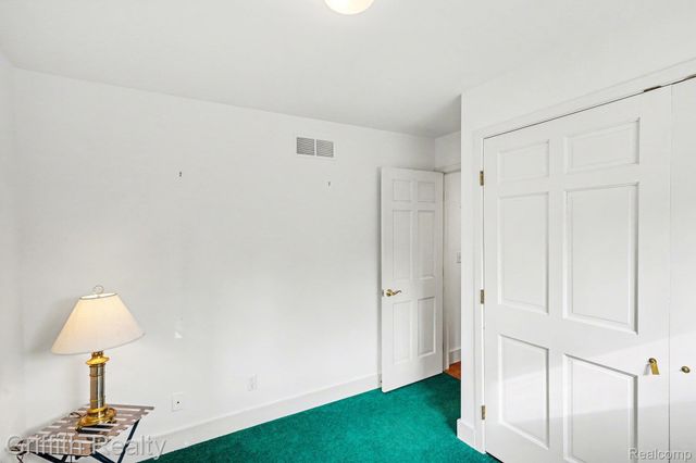 11616 Hall Road, Hamburg Township, MI 48189