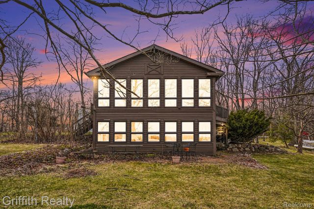 11616 Hall Road, Hamburg Township, MI 48189