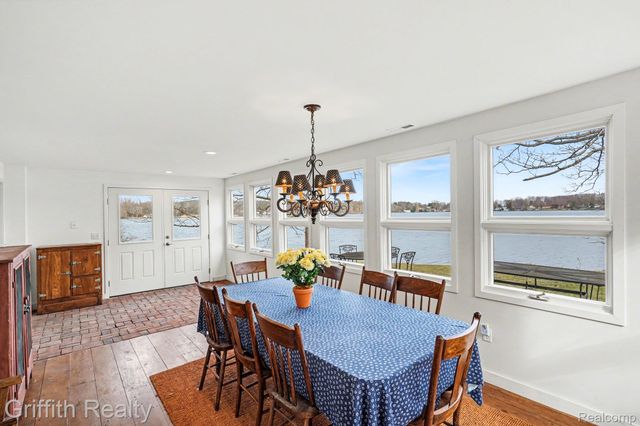 11616 Hall Road, Hamburg Township, MI 48189