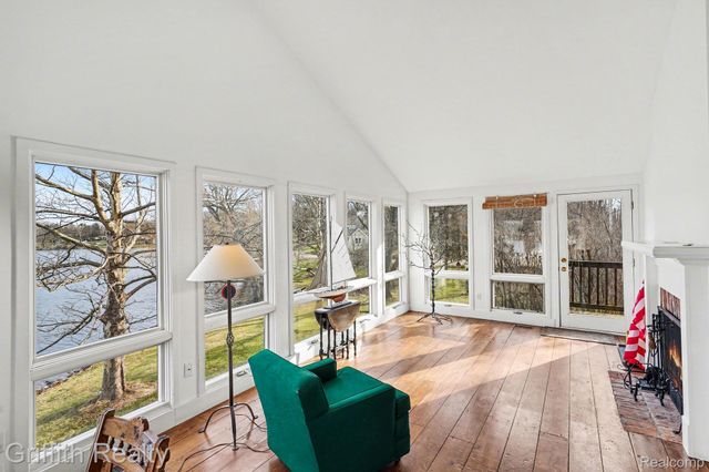 11616 Hall Road, Hamburg Township, MI 48189