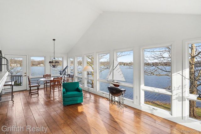 11616 Hall Road, Hamburg Township, MI 48189