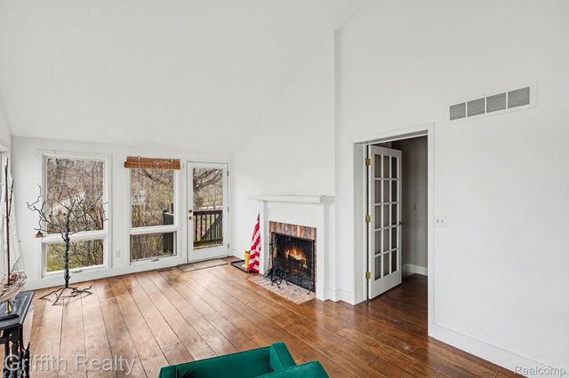 11616 Hall Road, Hamburg Township, MI 48189