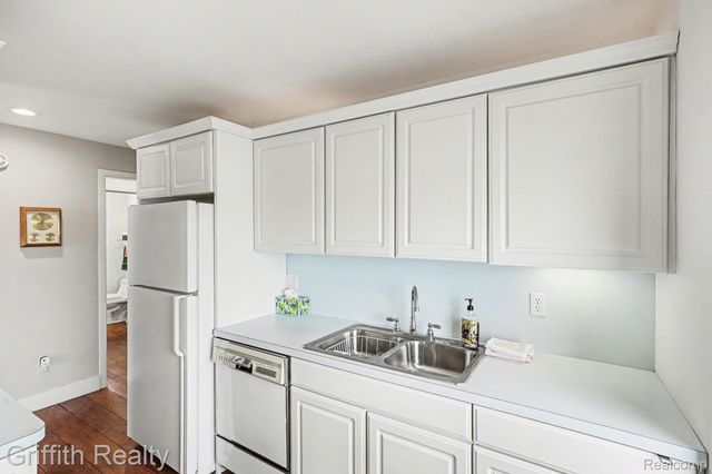 11616 Hall Road, Hamburg Township, MI 48189