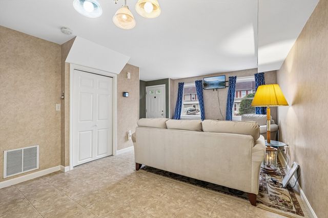 707 Brookline Way 707, Rockland, MA 02370