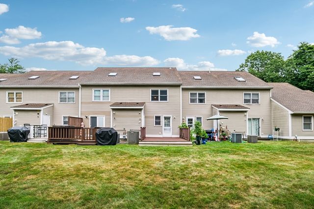 707 Brookline Way 707, Rockland, MA 02370