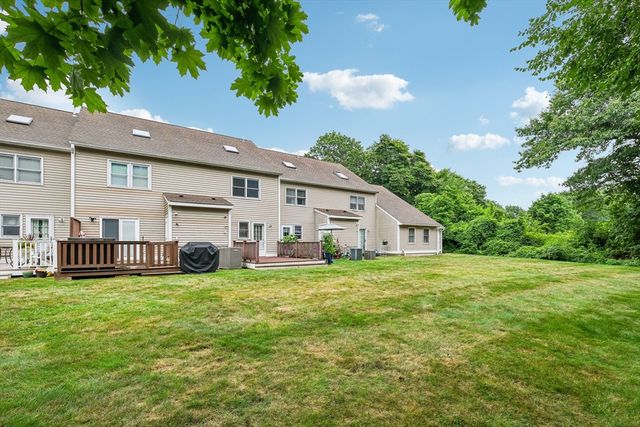 707 Brookline Way 707, Rockland, MA 02370
