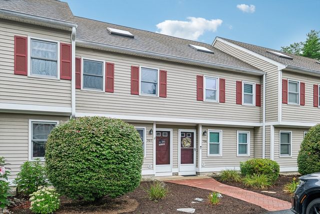 707 Brookline Way 707, Rockland, MA 02370