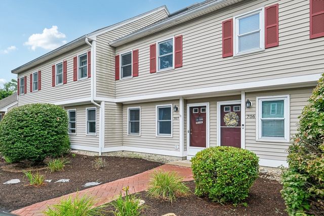 707 Brookline Way 707, Rockland, MA 02370