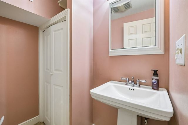 707 Brookline Way 707, Rockland, MA 02370